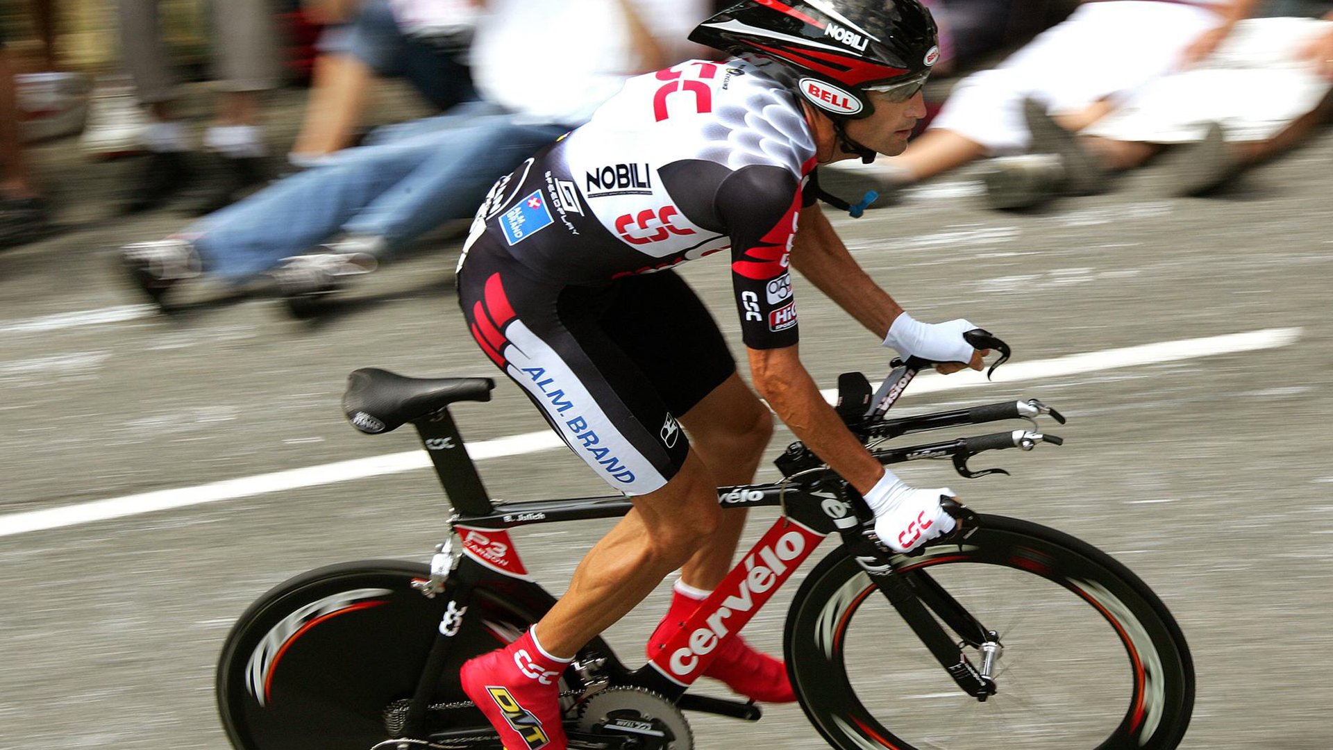 墨西哥马术协会与学校合作，开展马术教育课程，推广马术文化。