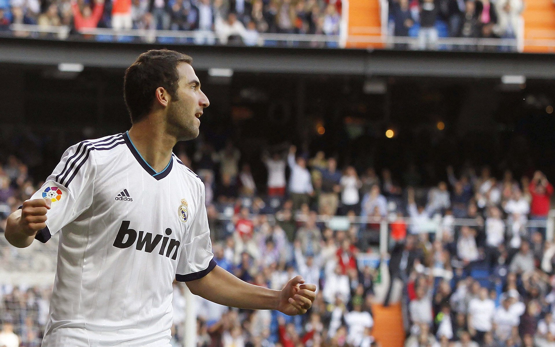 体育新闻中心解读新版足球联赛排名规则，足球联赛排面